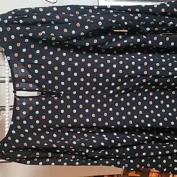 Express Bell Sleeve Y2K  NWOT BOHO Top - Picture 3 of 7